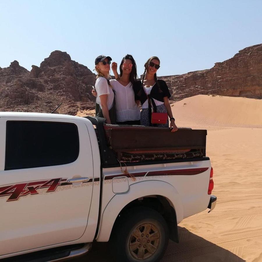 Maraheb Luxury Camp Hotel Wadi Rum Buitenkant foto
