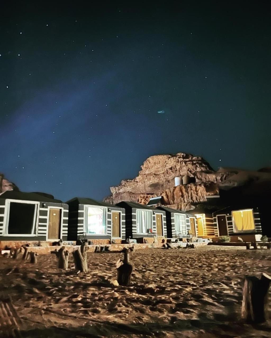 Maraheb Luxury Camp Hotel Wadi Rum Buitenkant foto