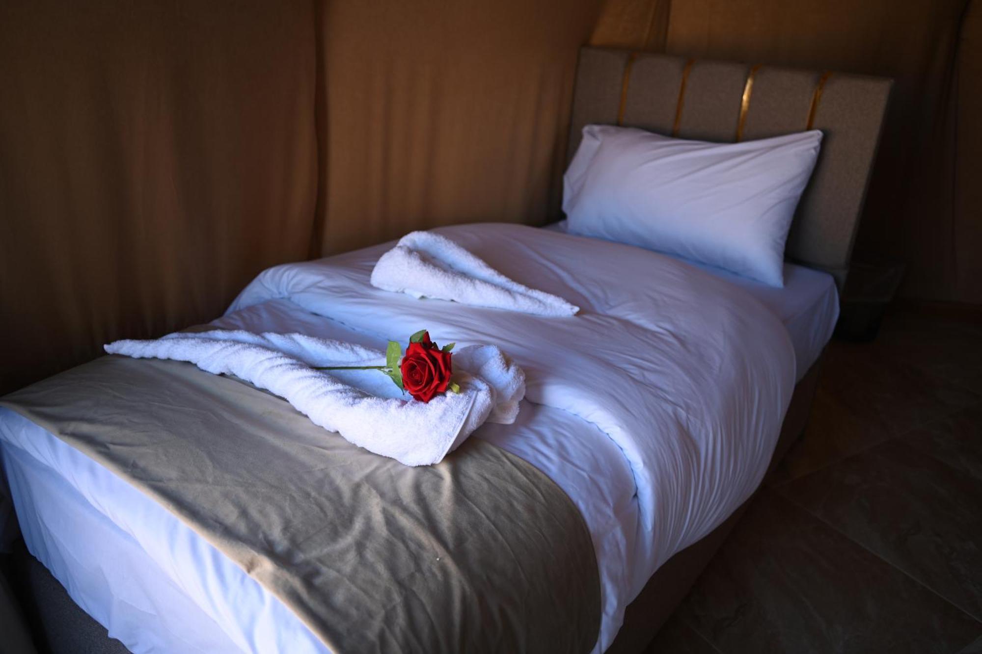 Maraheb Luxury Camp Hotel Wadi Rum Buitenkant foto