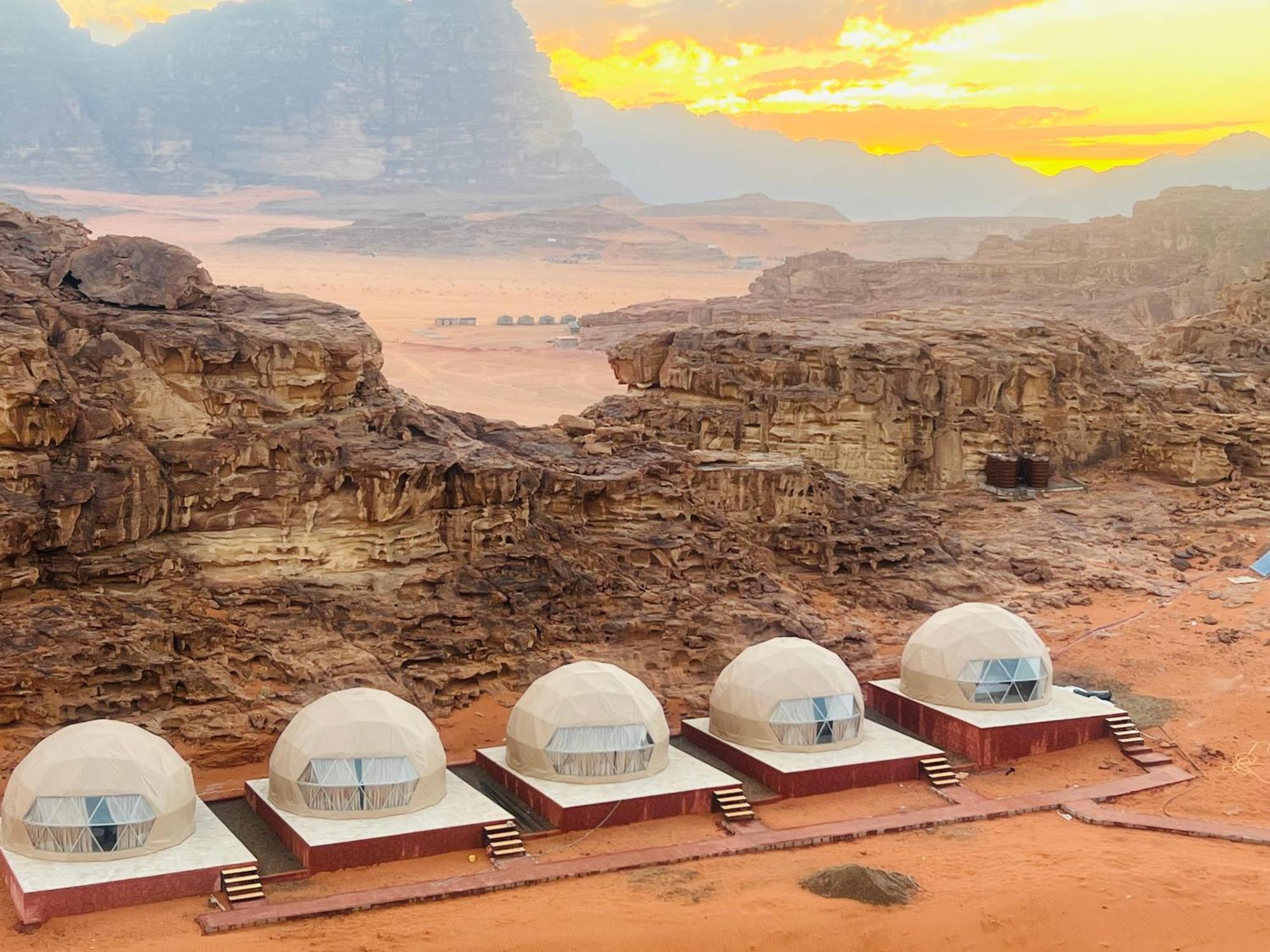 Maraheb Luxury Camp Hotel Wadi Rum Buitenkant foto