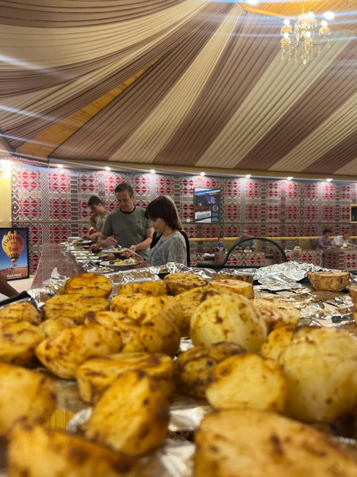 Maraheb Luxury Camp Hotel Wadi Rum Buitenkant foto